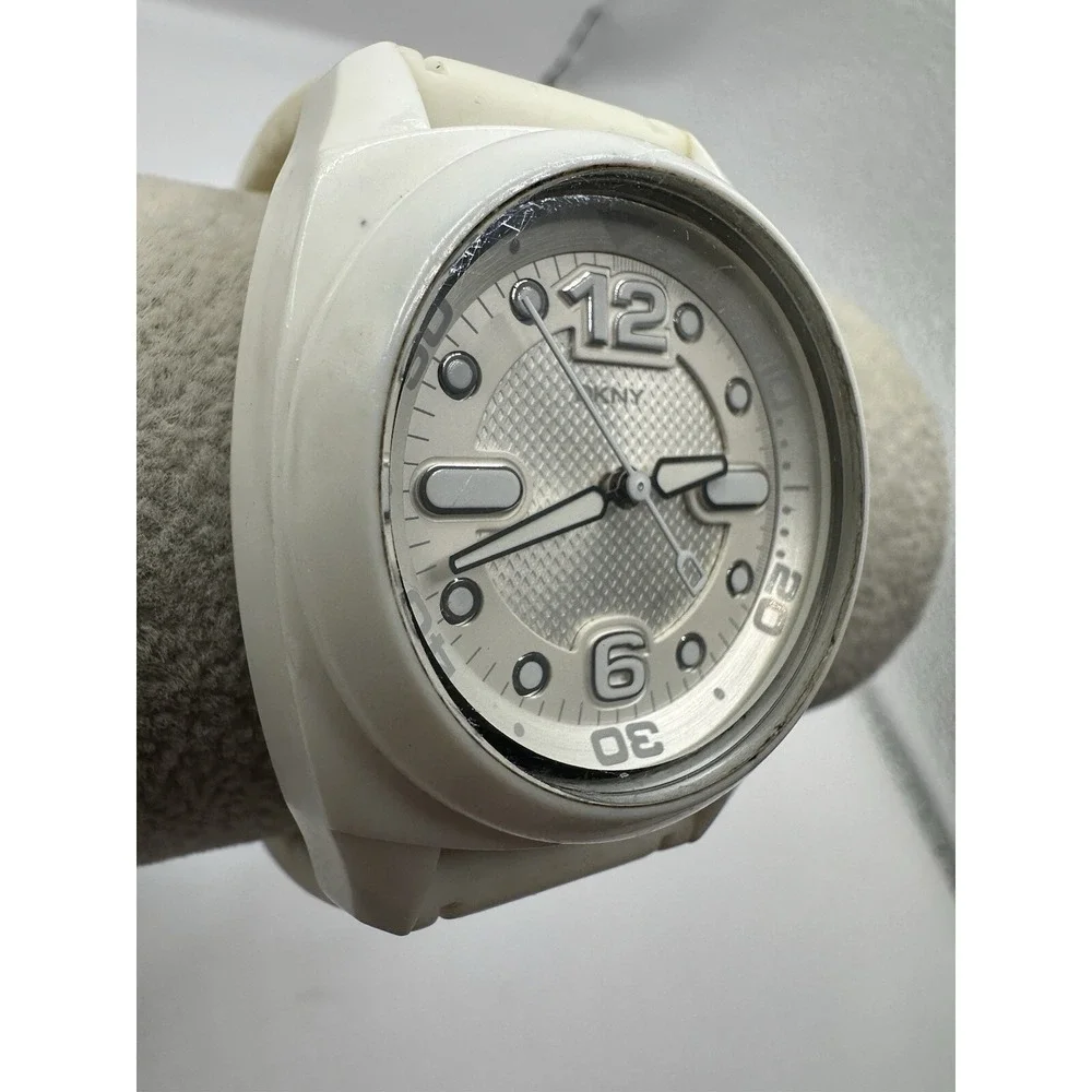 Dkny band has